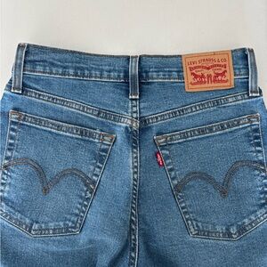 Levi’s Wedgie Straight Jeans – Size 26 – Classic Blue Denim